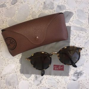 Unisex Tortoise round Ray Ban sunglasses frame